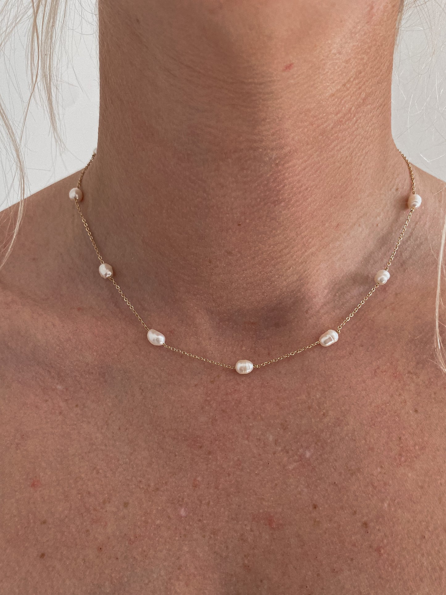 Dainty Pearl Necklace