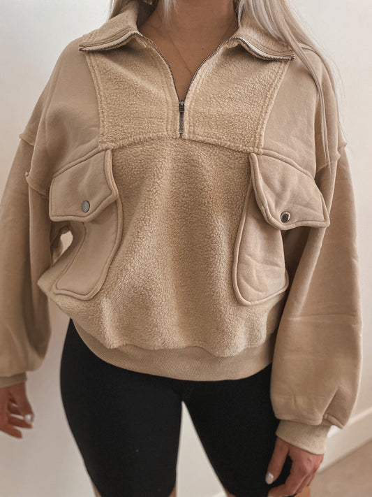 Contrast Fleece Quarter Zip Pullover